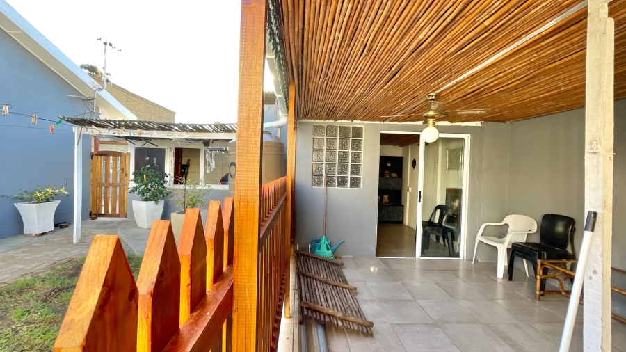 4 Bedroom Property for Sale in Gordons Bay Central Western Cape